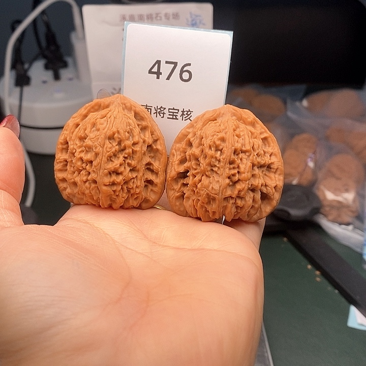 把件文玩核桃43-476三角