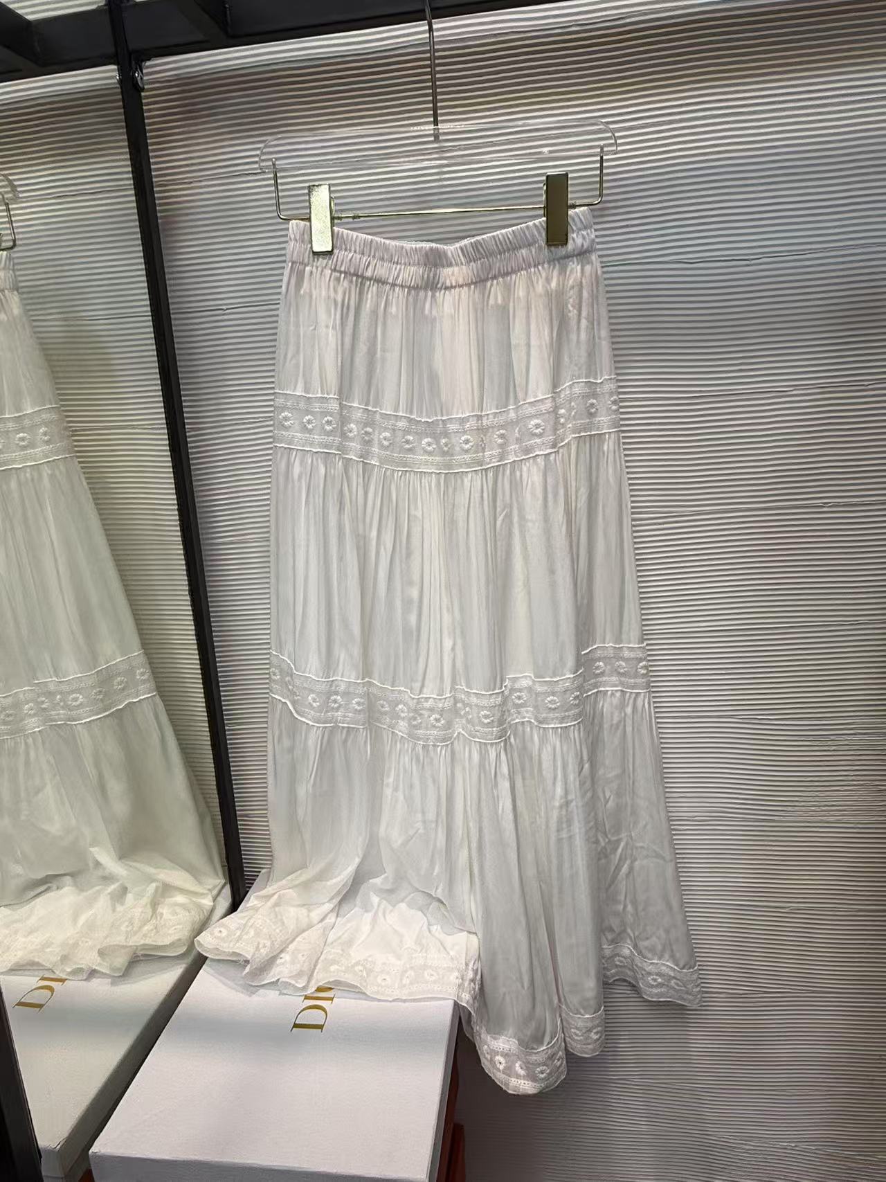 933#法式钩花蕾丝温柔风长裙女a字高腰显瘦半身裙