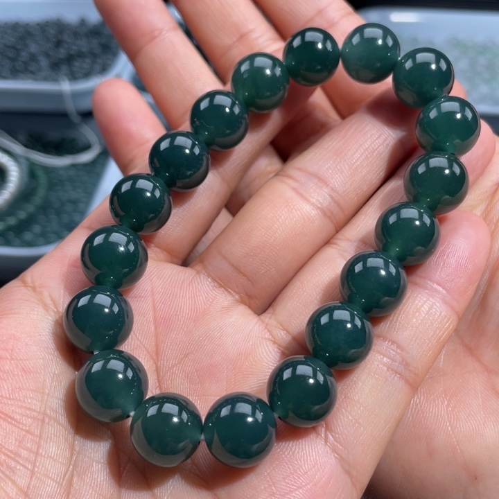 苏***儿翡翠未镶嵌手链多样性发货自选散珠