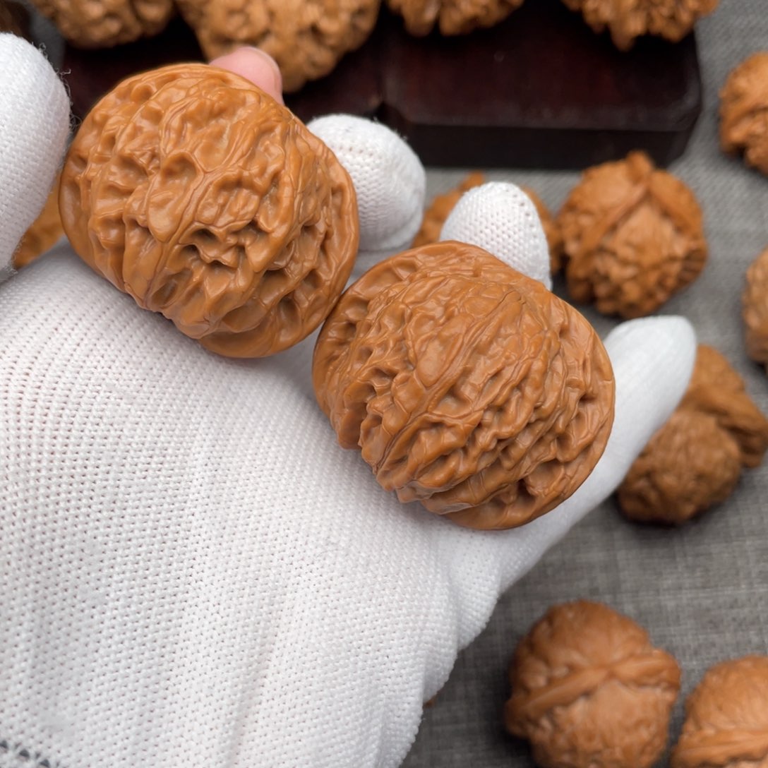 文玩核桃把件41红皮正磨山地磨