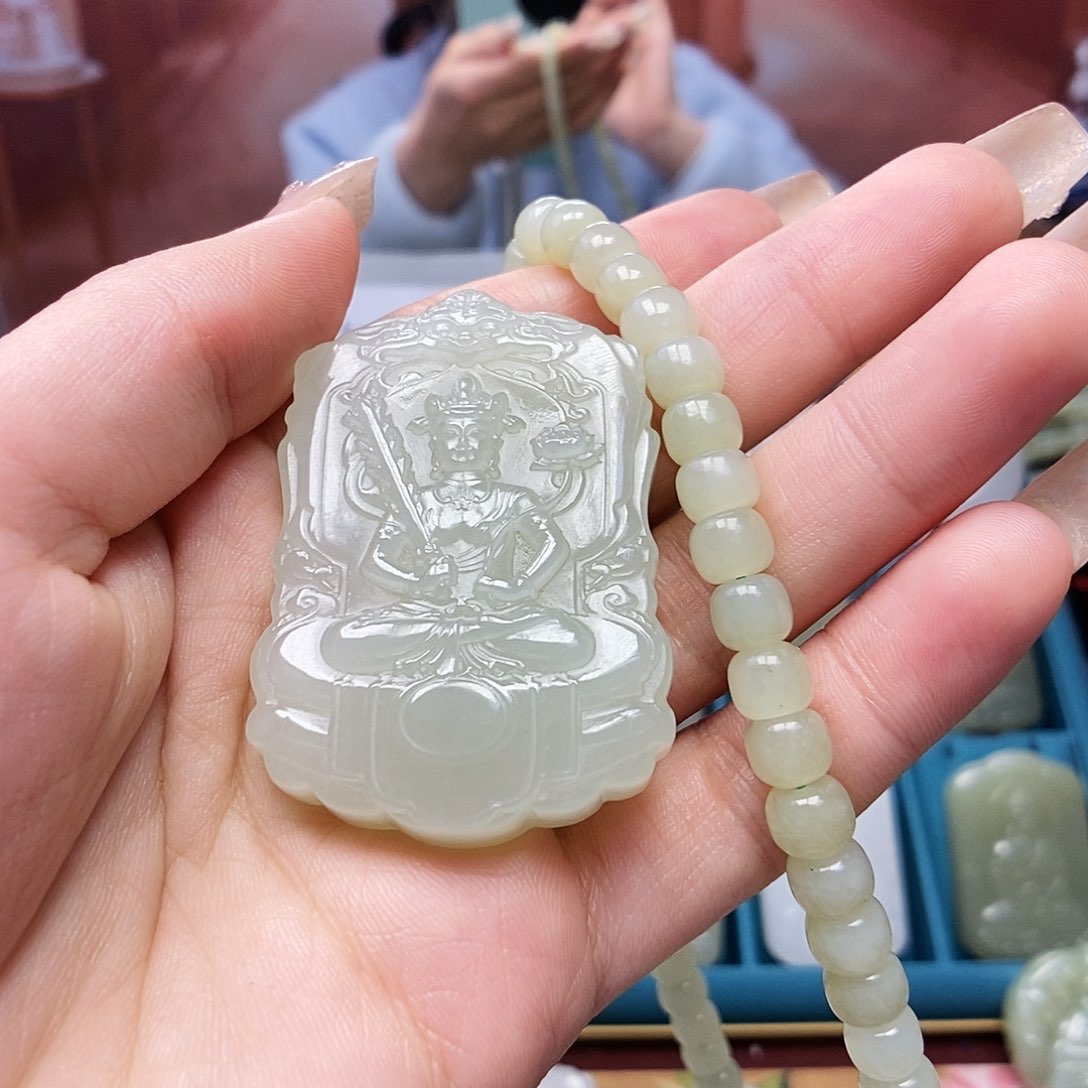 和田玉颈饰未镶嵌郝**連