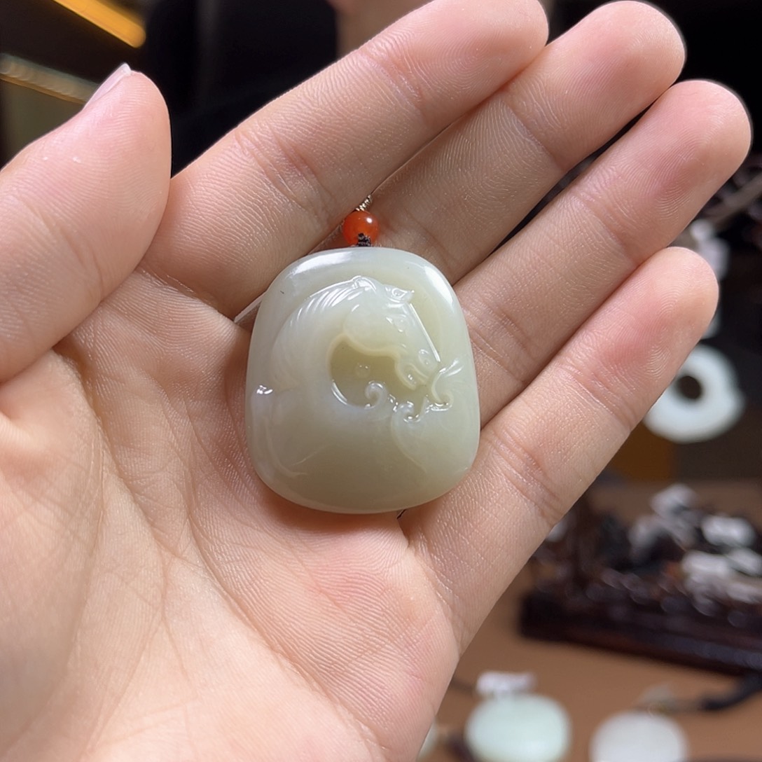 和田玉颈饰未镶嵌