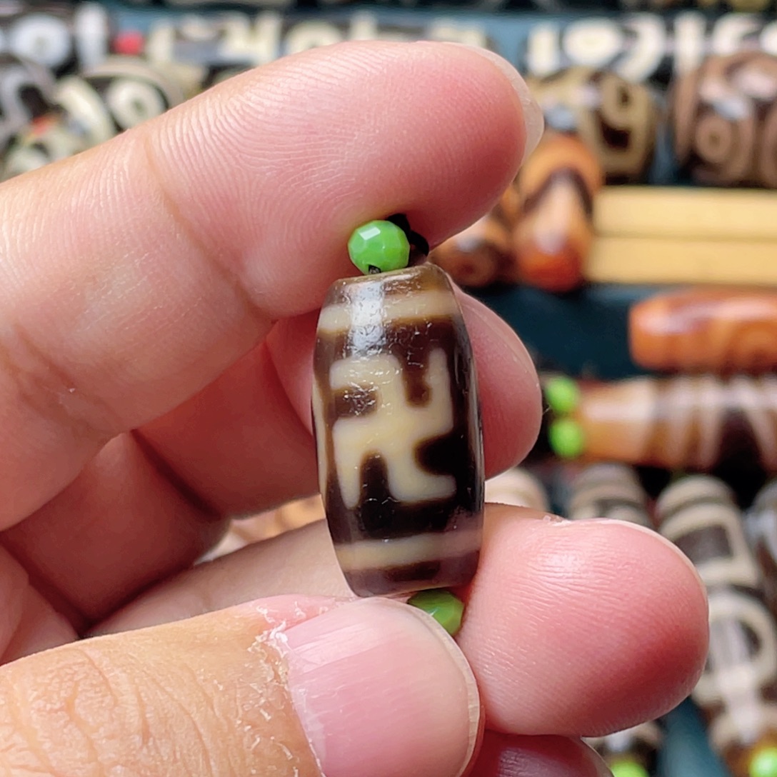 玛瑙/玉髓未镶嵌颈饰小卢两眼万字