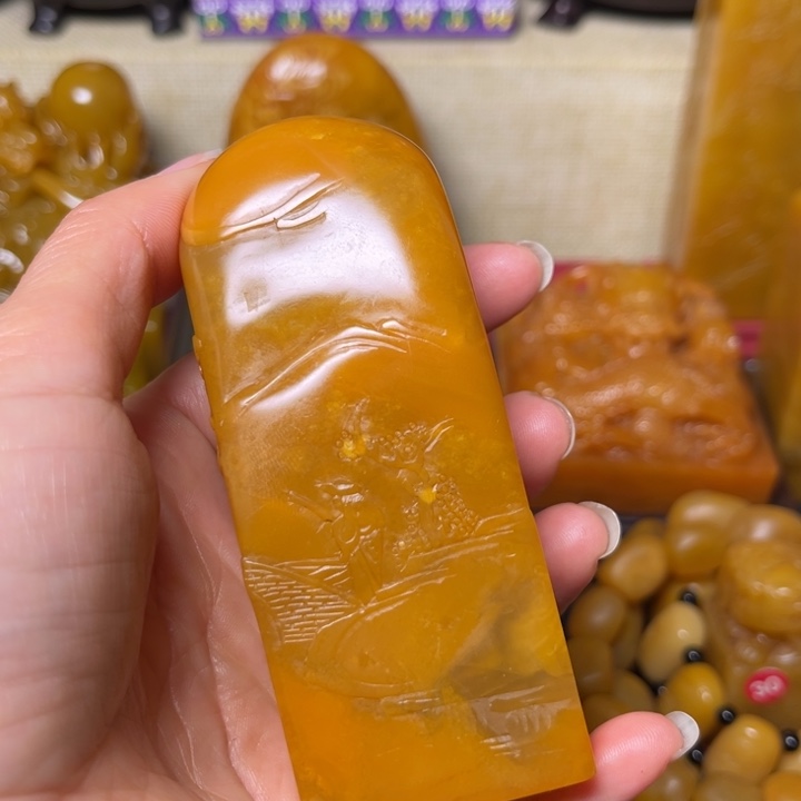 寿山石印石生*题材：工艺品