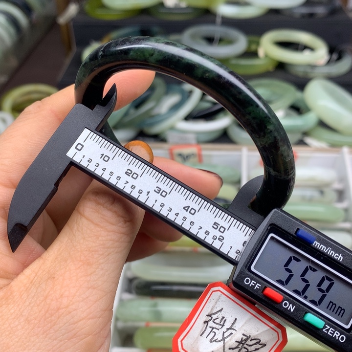 蛇纹石玉未镶嵌手镯919