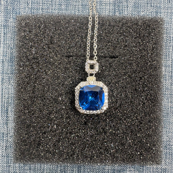 培育蓝宝石梦幻-典藏高奢名订 大气经典 培育蓝宝石吊坠868