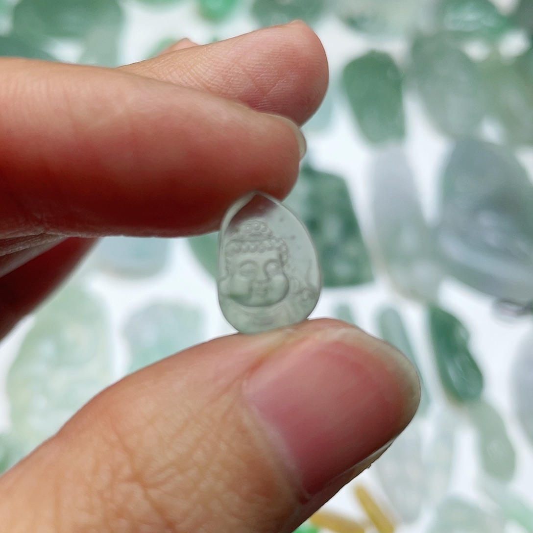 定制翡翠未镶嵌冰佛头