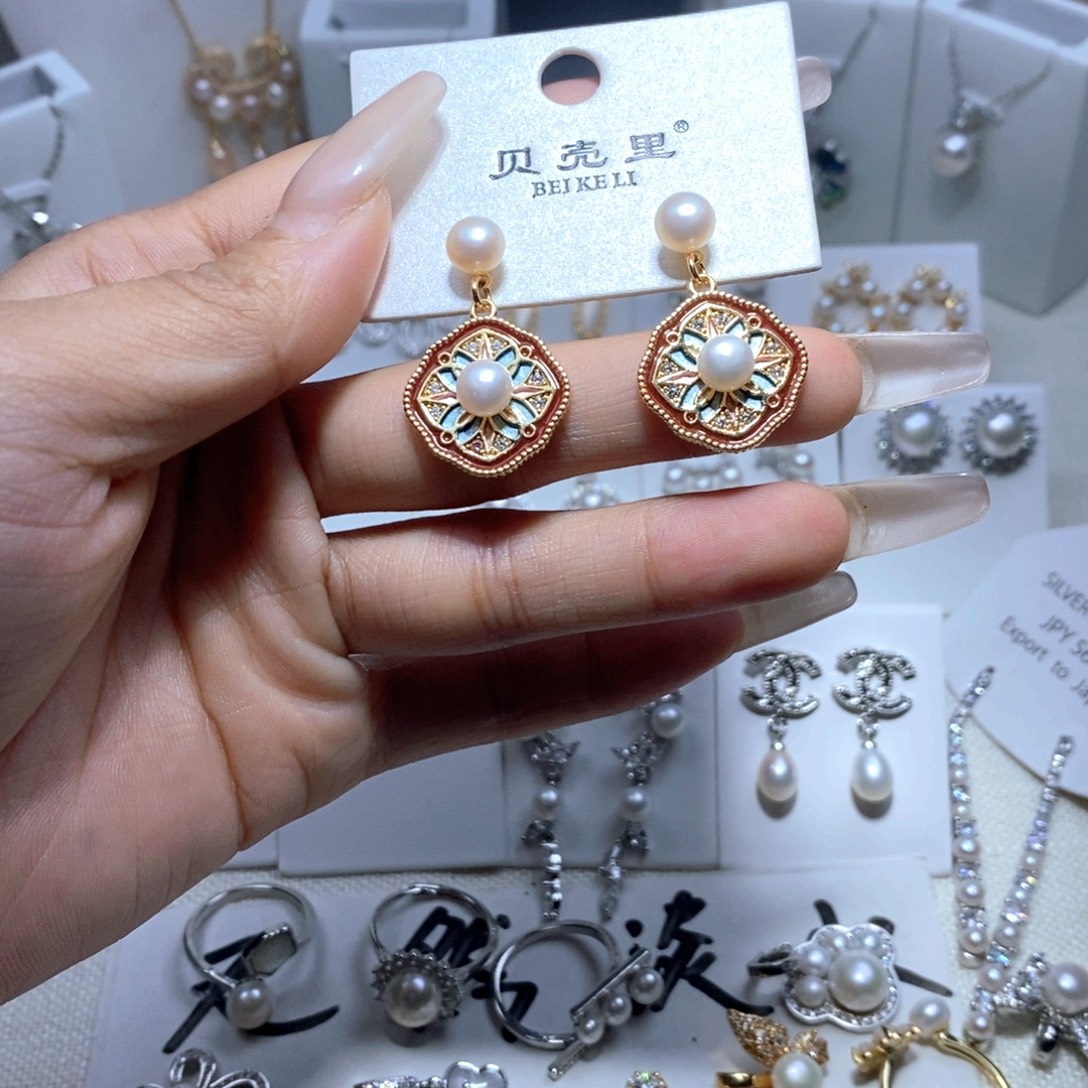 淡水珍珠未镶嵌耳饰