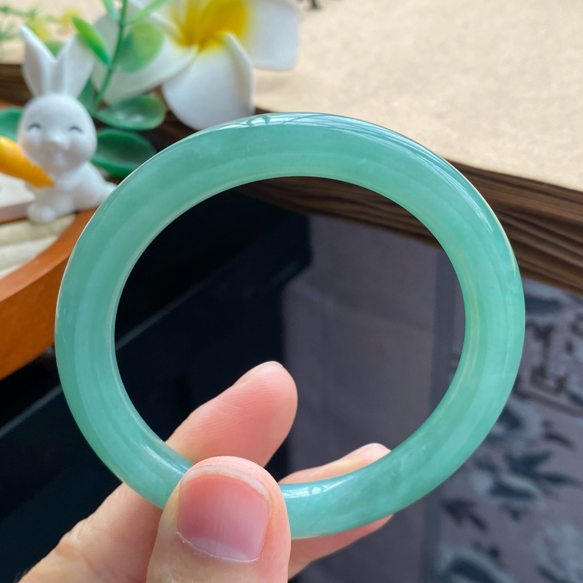 317盘》1962号51.4-8.3-8圆条 湖绿色果冻镯 是自然复刻翡翠手镯