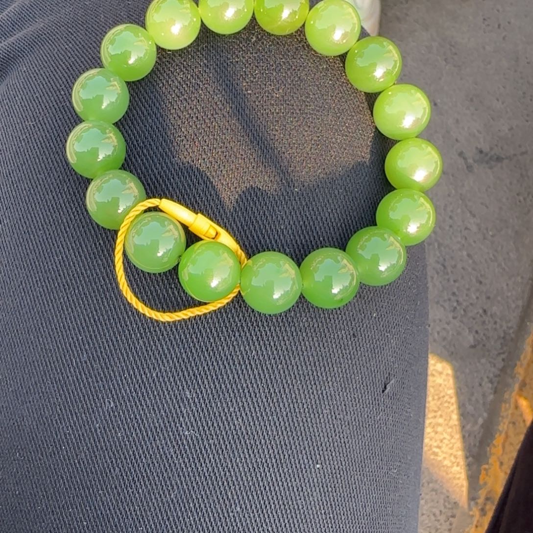 和田玉未镶嵌颈饰卡十二爆米花