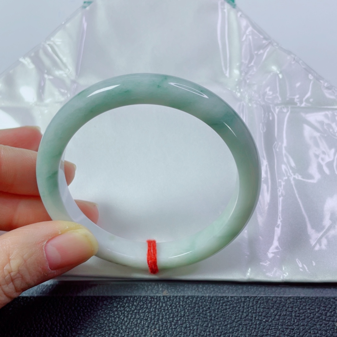 翡翠未镶嵌手镯圈口59.7宽11.5厚8.2