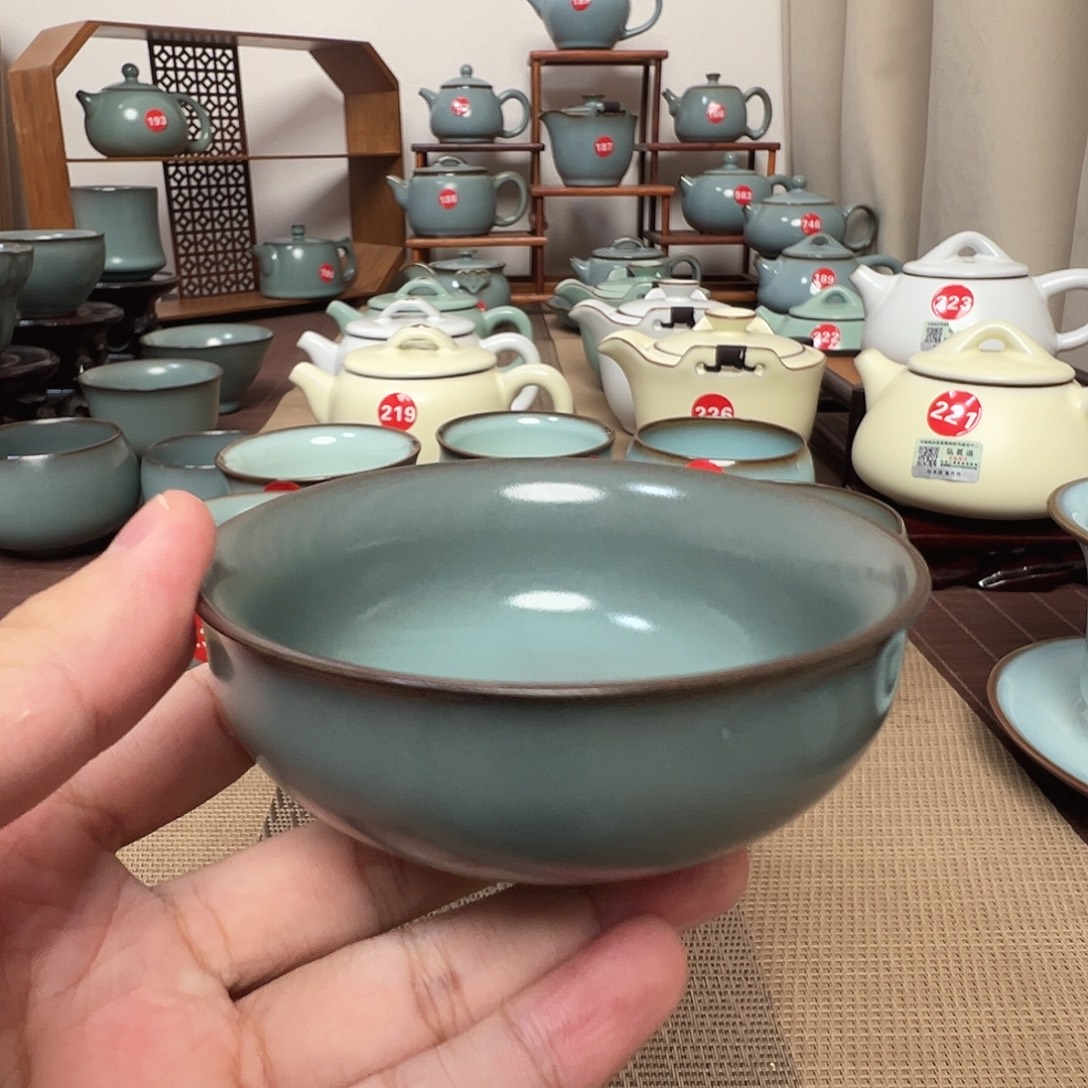 瓷片。。。。。。。。。。。。。。