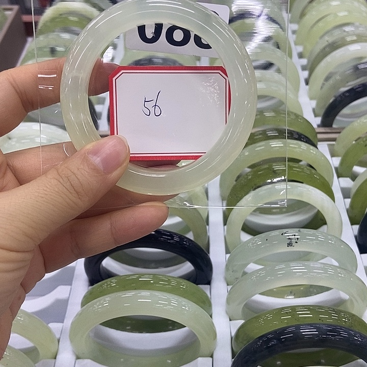 岫玉未镶嵌岫玉圆镯