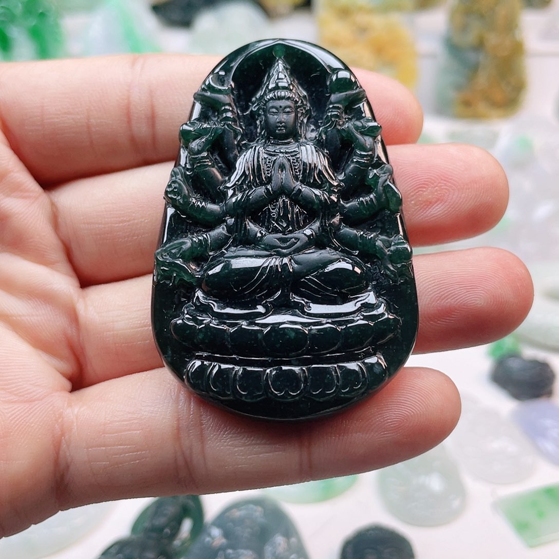 翡翠颈饰未镶嵌千手