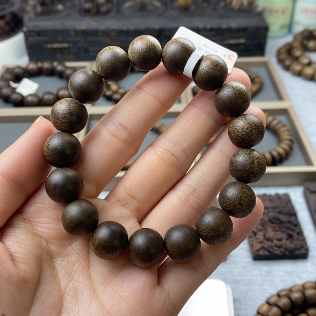 沉香手串巷*越南芽庄白棋楠