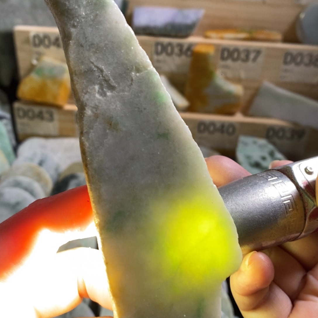 颈饰未镶嵌翡翠天然翡翠