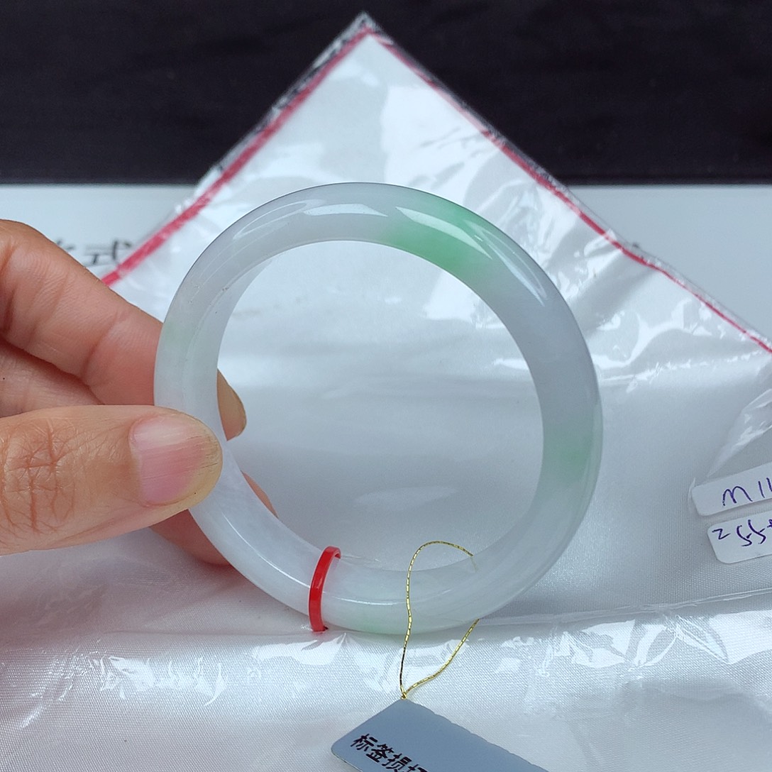 翡翠手镯未镶嵌55圈2670