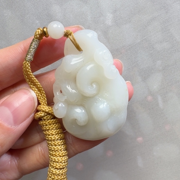 和田玉颈饰未镶嵌米达23g