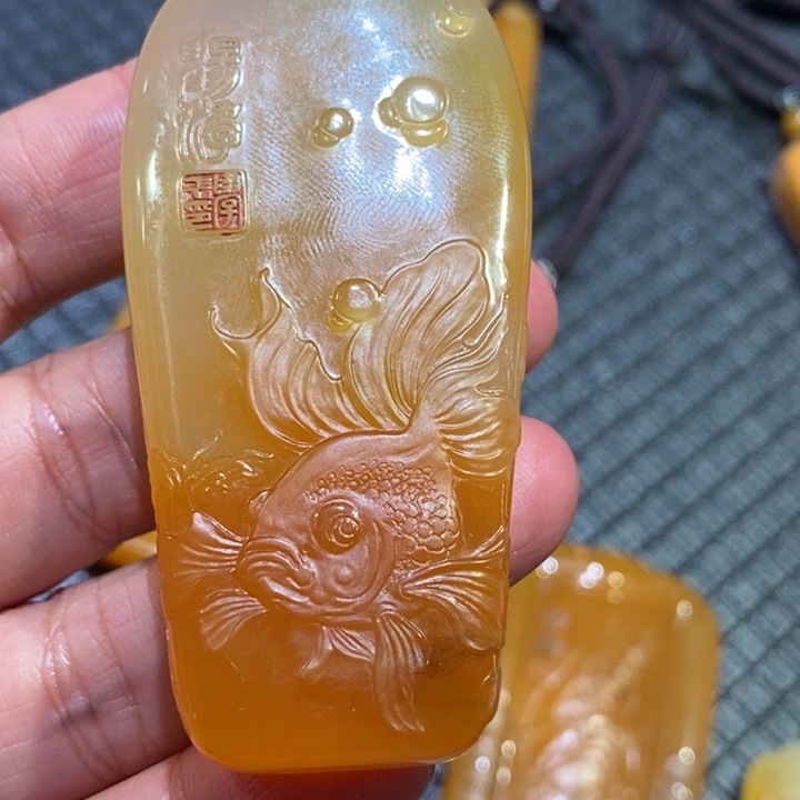 石英质玉（黄龙玉）未镶嵌挂件