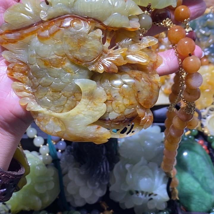 蛇纹石玉岫玉吊坠未镶嵌