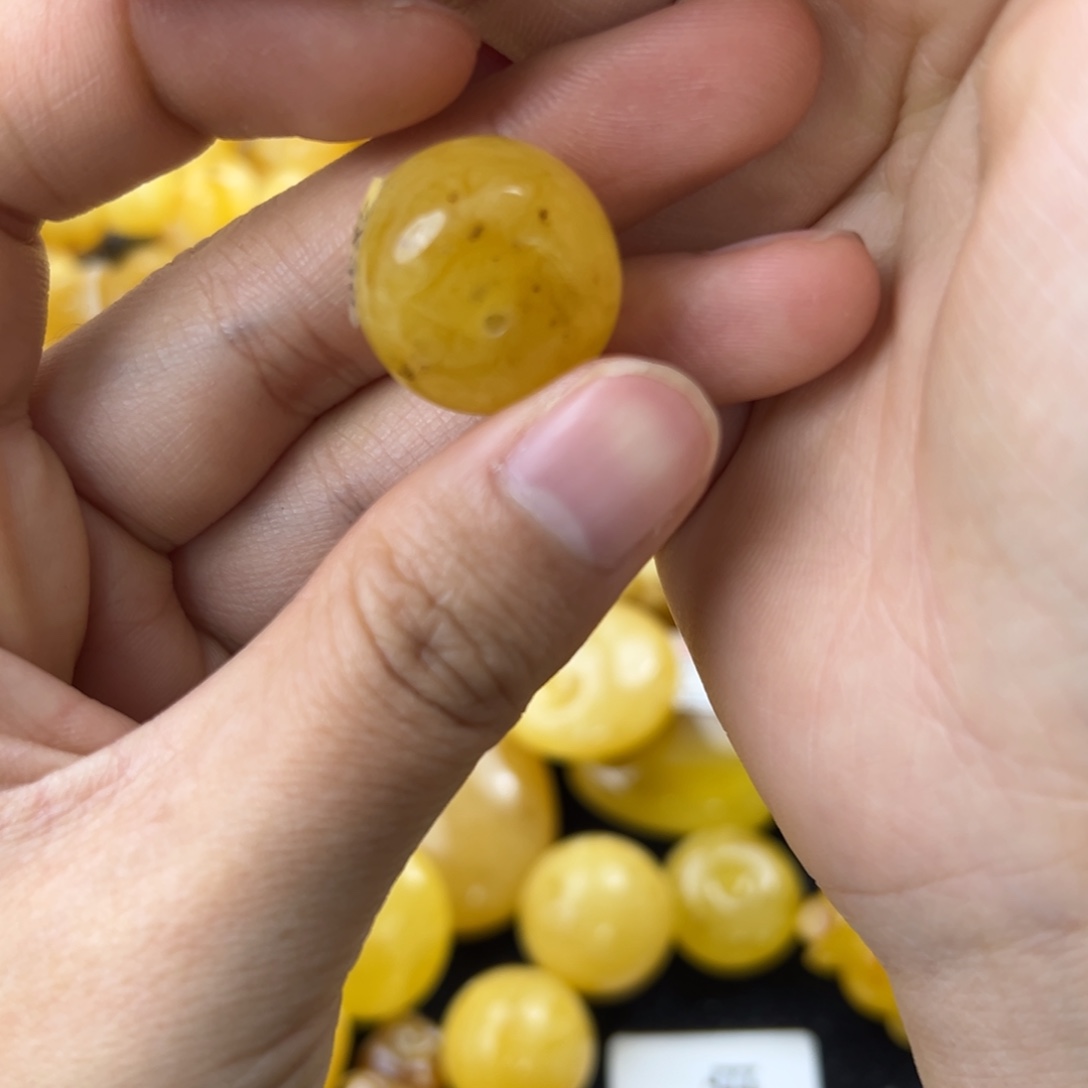 琥珀珠宝奇石未镶嵌