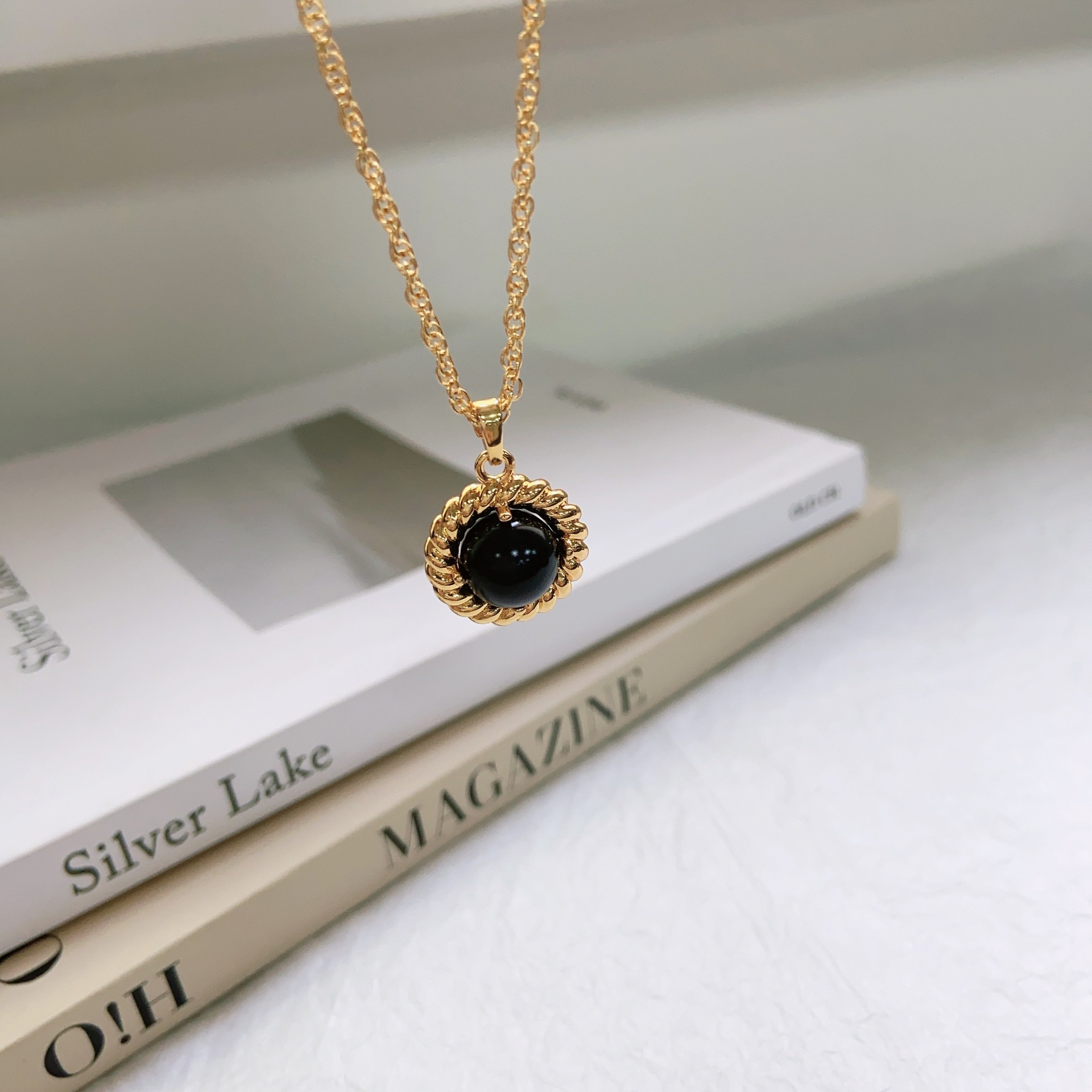 冬季黑色宝石简单大气毛衣链项链