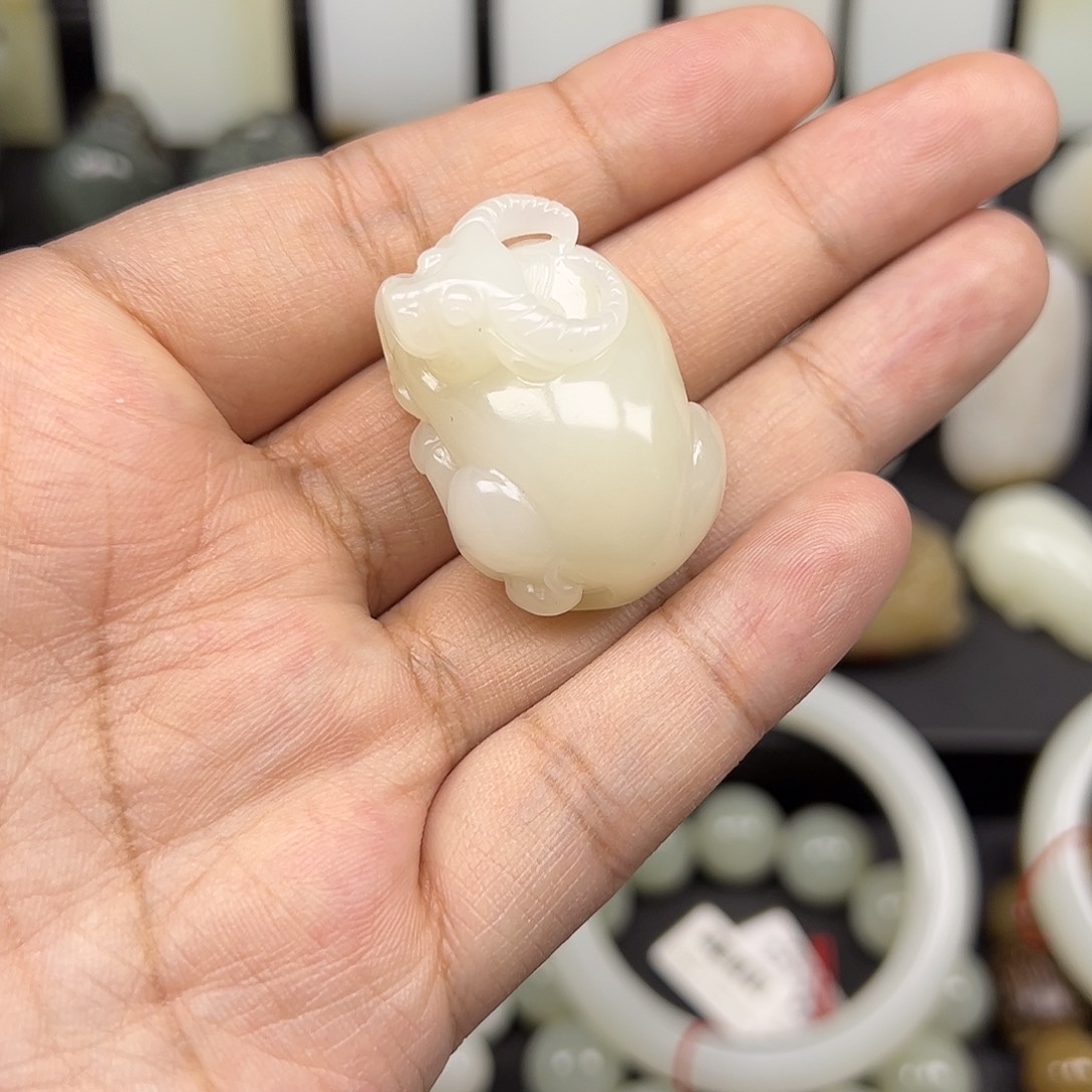 和田玉颈饰未镶嵌