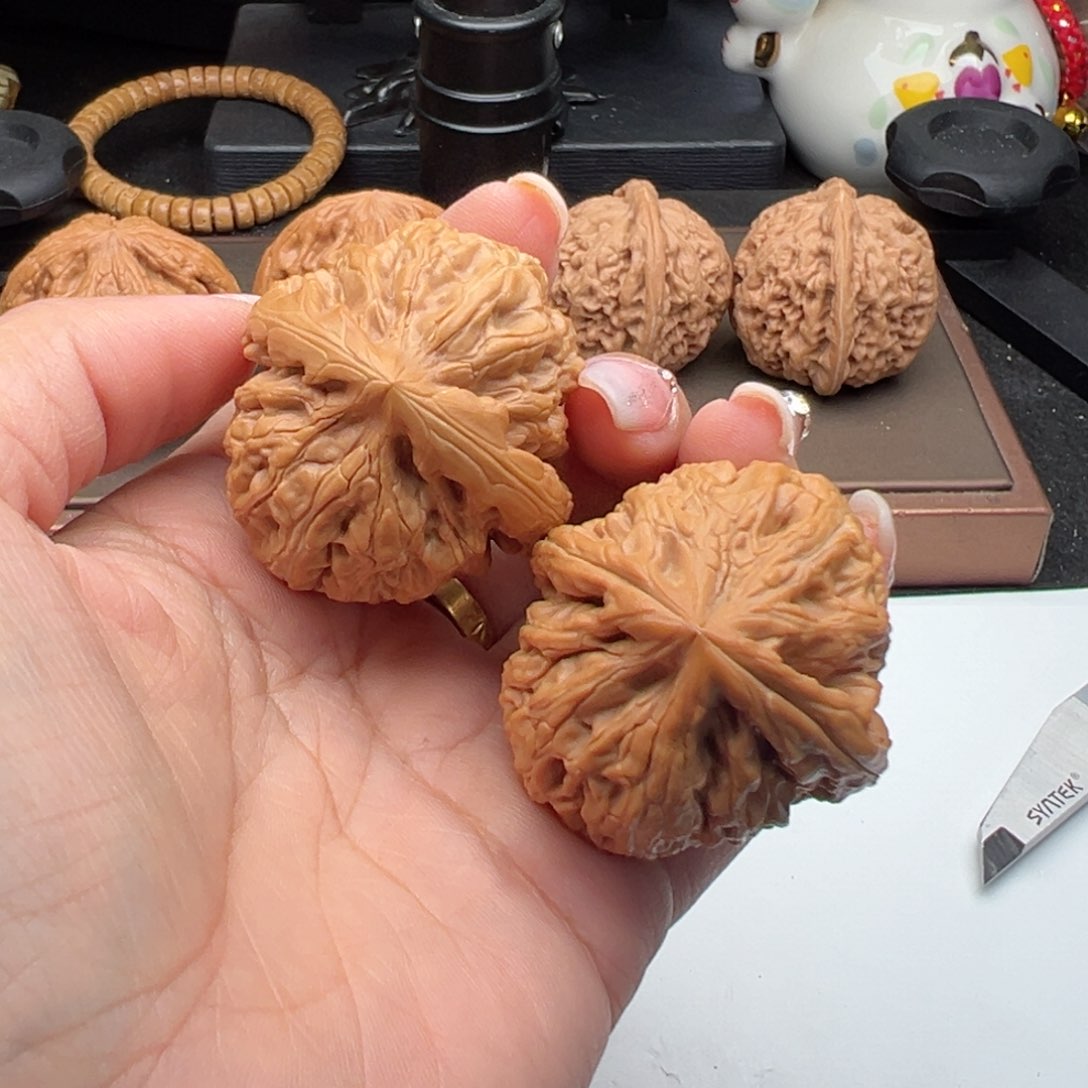 文玩核桃把件红锦鲤44