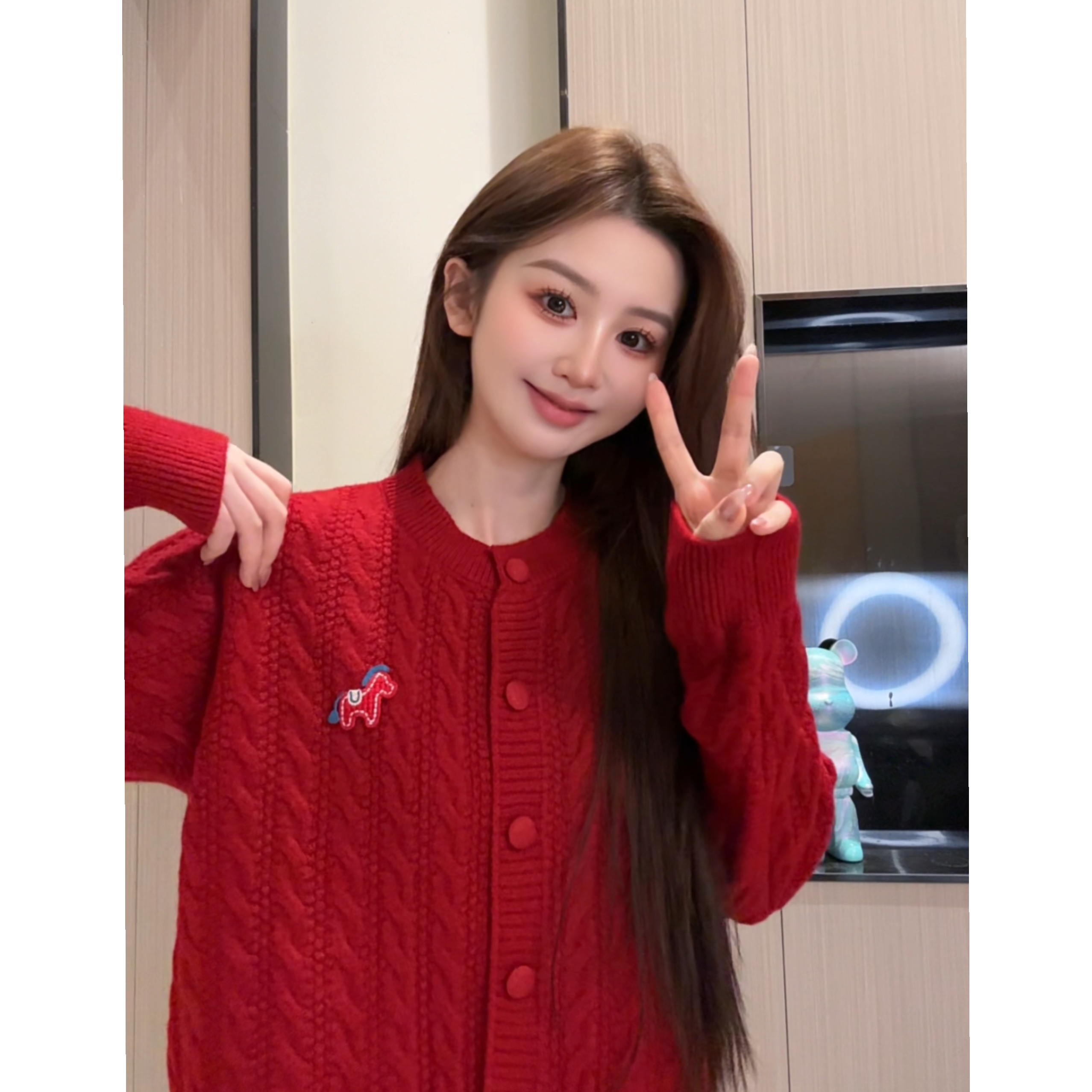 老钱风圆领麻花纹针织开衫女2025冬季新款独特别致单排扣毛线上衣