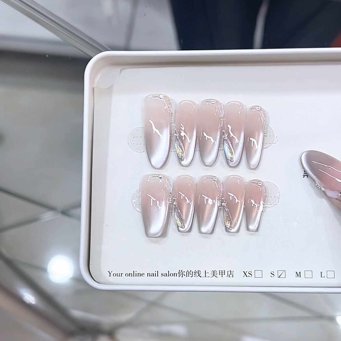 手工穿戴甲极简白月光立体锆石测光粉色猫眼款纯欲美甲穿戴甲片