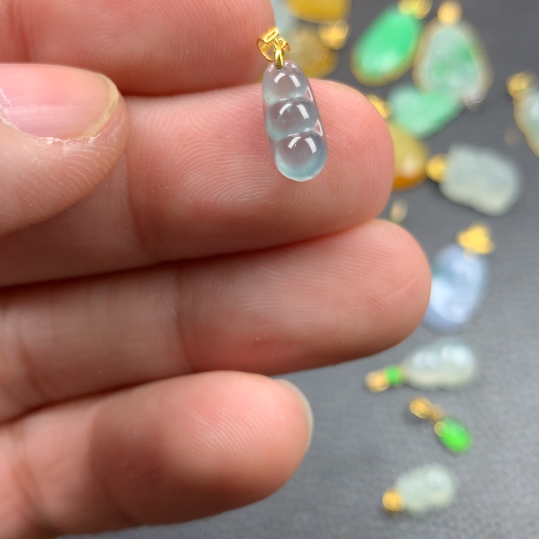 【闪购商品】颈饰18K金镶嵌翡翠翡翠