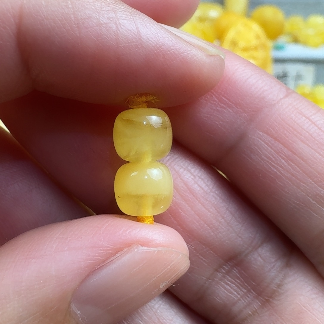 蜜蜡未镶嵌裸石18杂