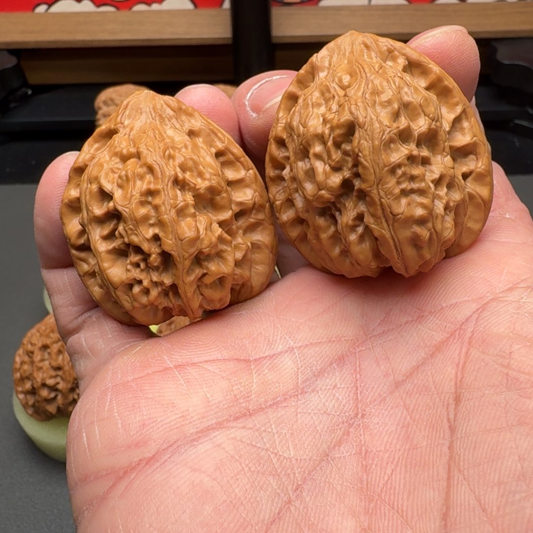 文玩核桃把件靠山王39