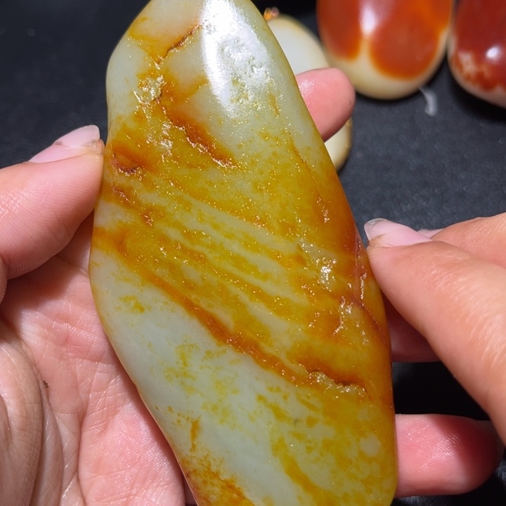 和田玉未镶嵌珠宝奇石