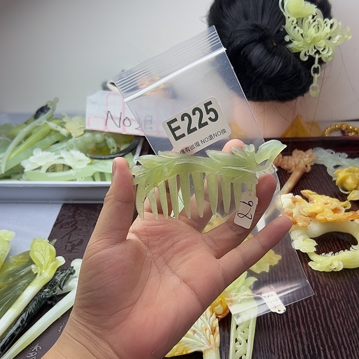 琉***璃蛇纹石玉合金发饰