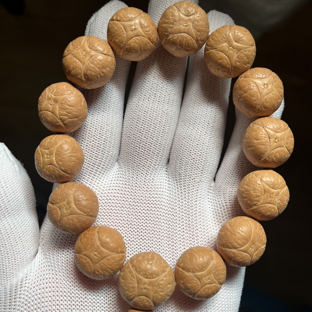 尼泊尔精卡精选麒麟眼粉红皮色桐树籽尺寸19mm一物一图