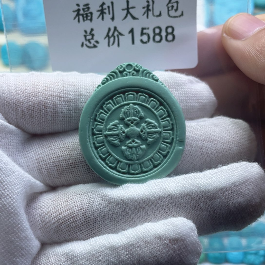 绿松石银S925镶嵌天然原矿绿松石雕刻件