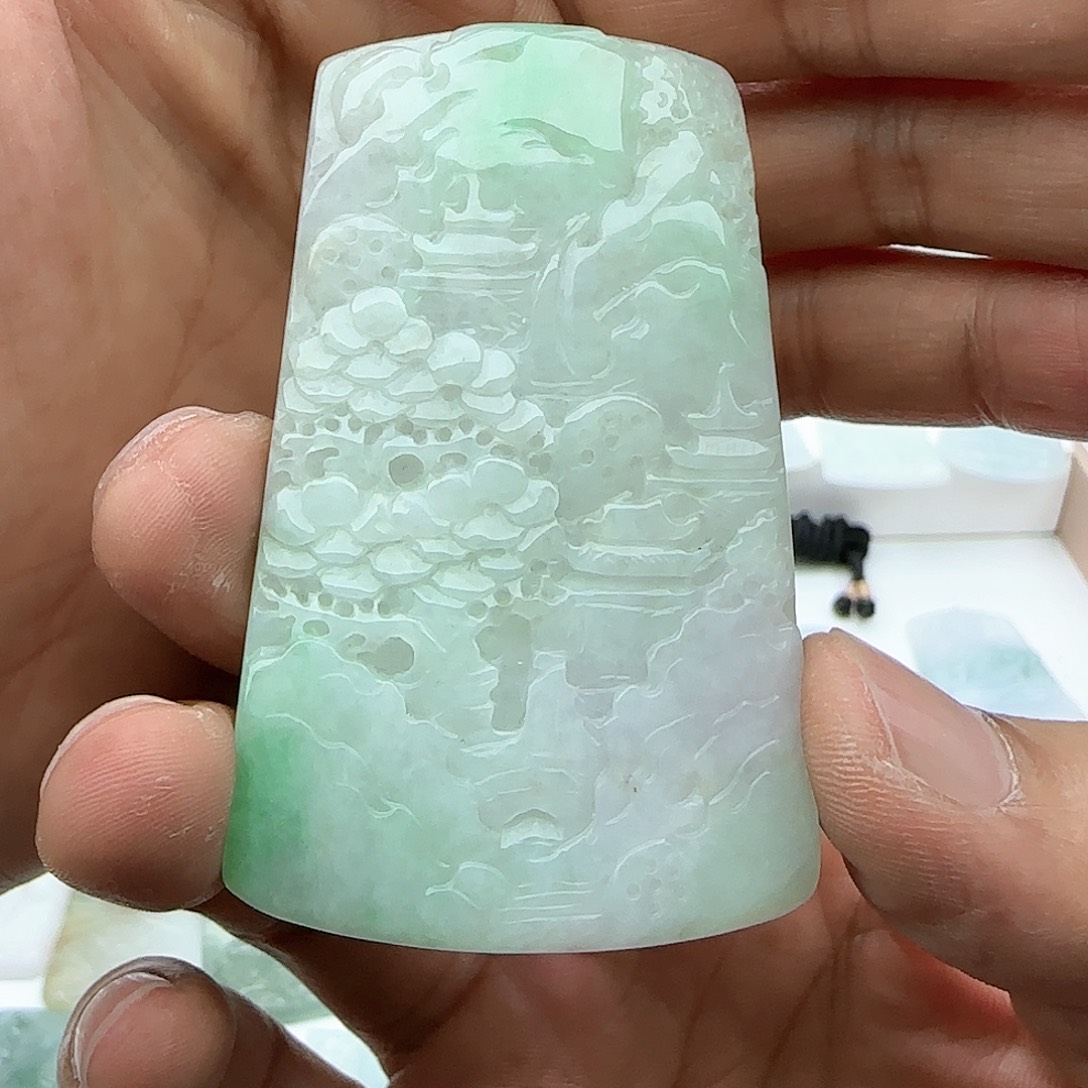 翡翠颈饰未镶嵌翡翠