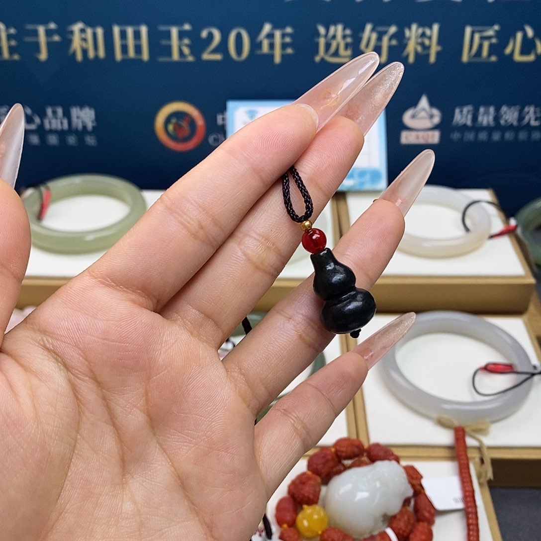 颈饰未镶嵌和田玉sj