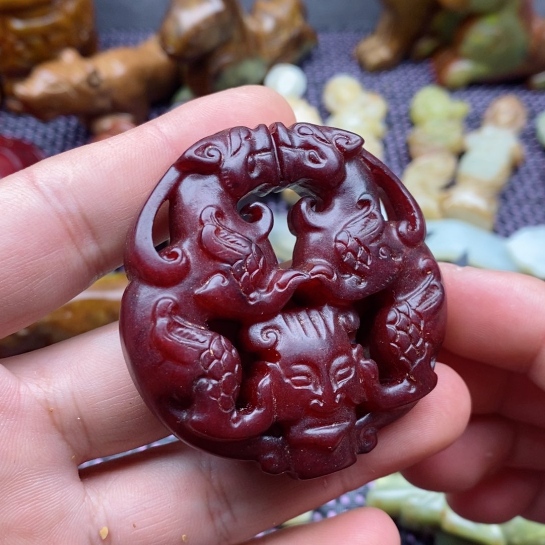 蛇纹石玉颈饰未镶嵌