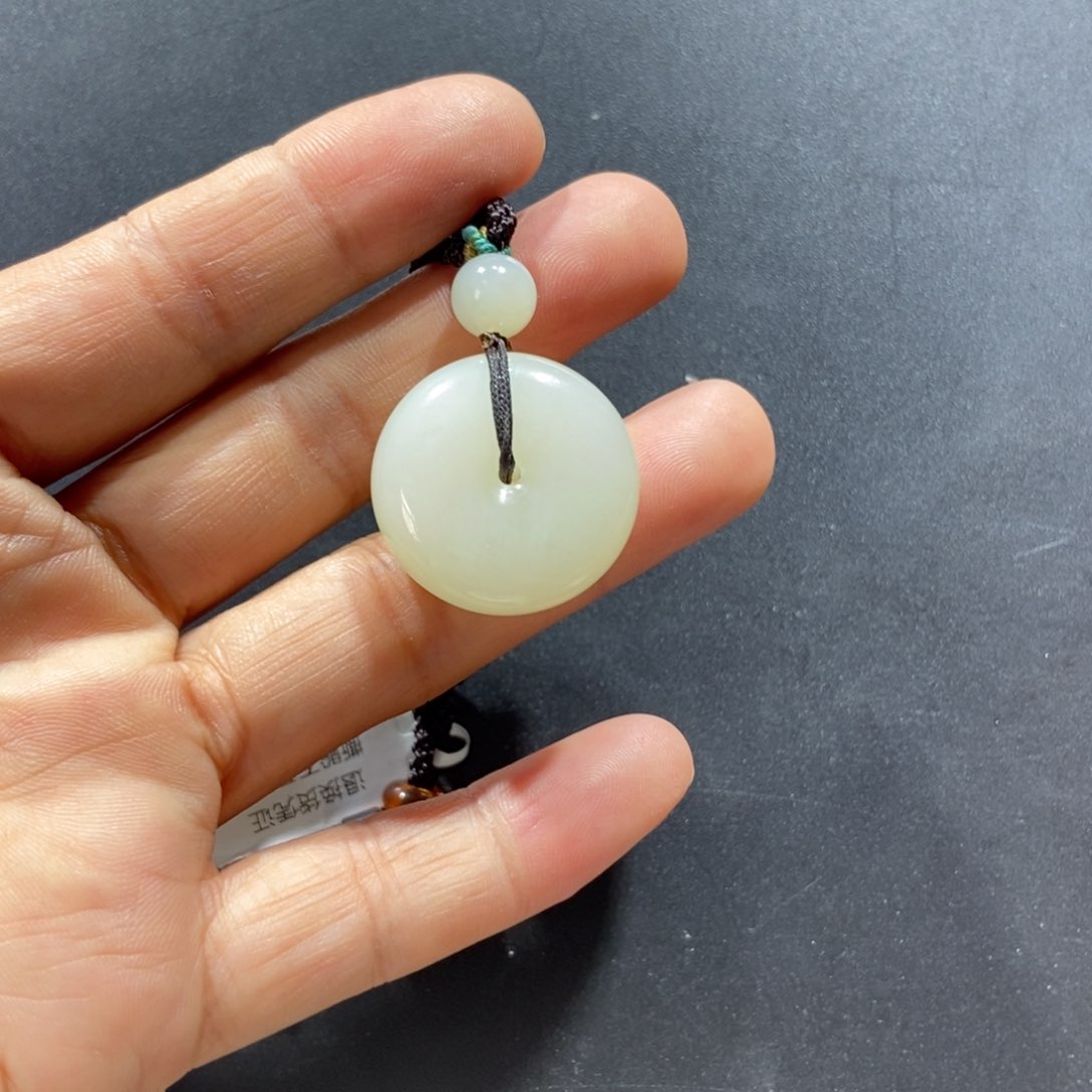 和田玉未镶嵌颈饰大*姐