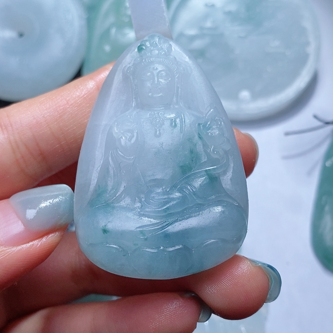 若***年定制翡翠未镶嵌毛货付款后确认抛光