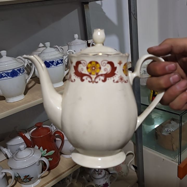 陶瓷盘子碗啥都有