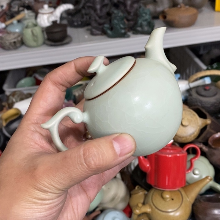 陶瓷艺术品及陶瓷壶