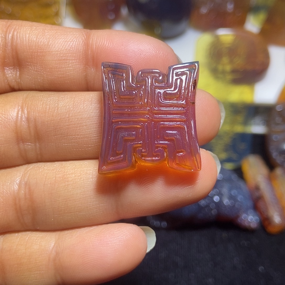 琥珀未镶嵌颈饰缅甸天然琥珀吊坠