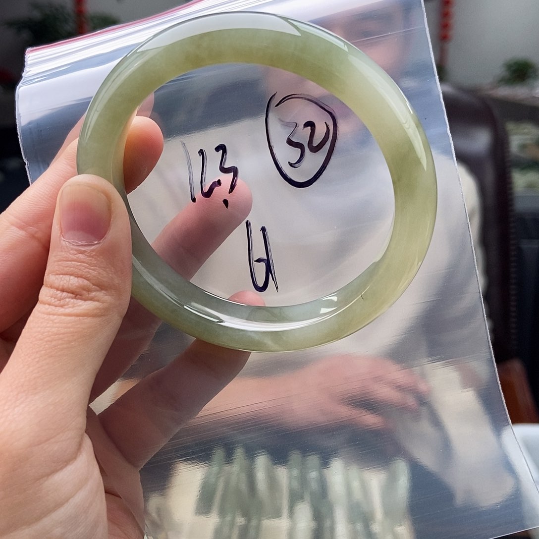 和田玉颜色多样性发拍一发一未镶嵌