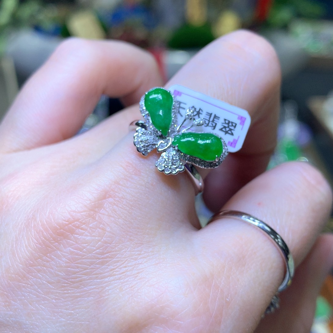 【闪购商品】翡翠颈饰18K金镶嵌翡翠吊坠项链