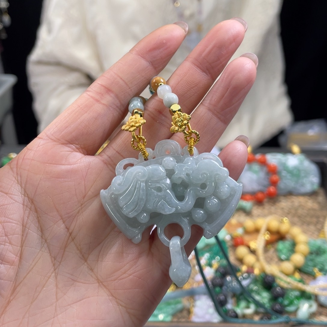 翡翠颈饰未镶嵌代编织