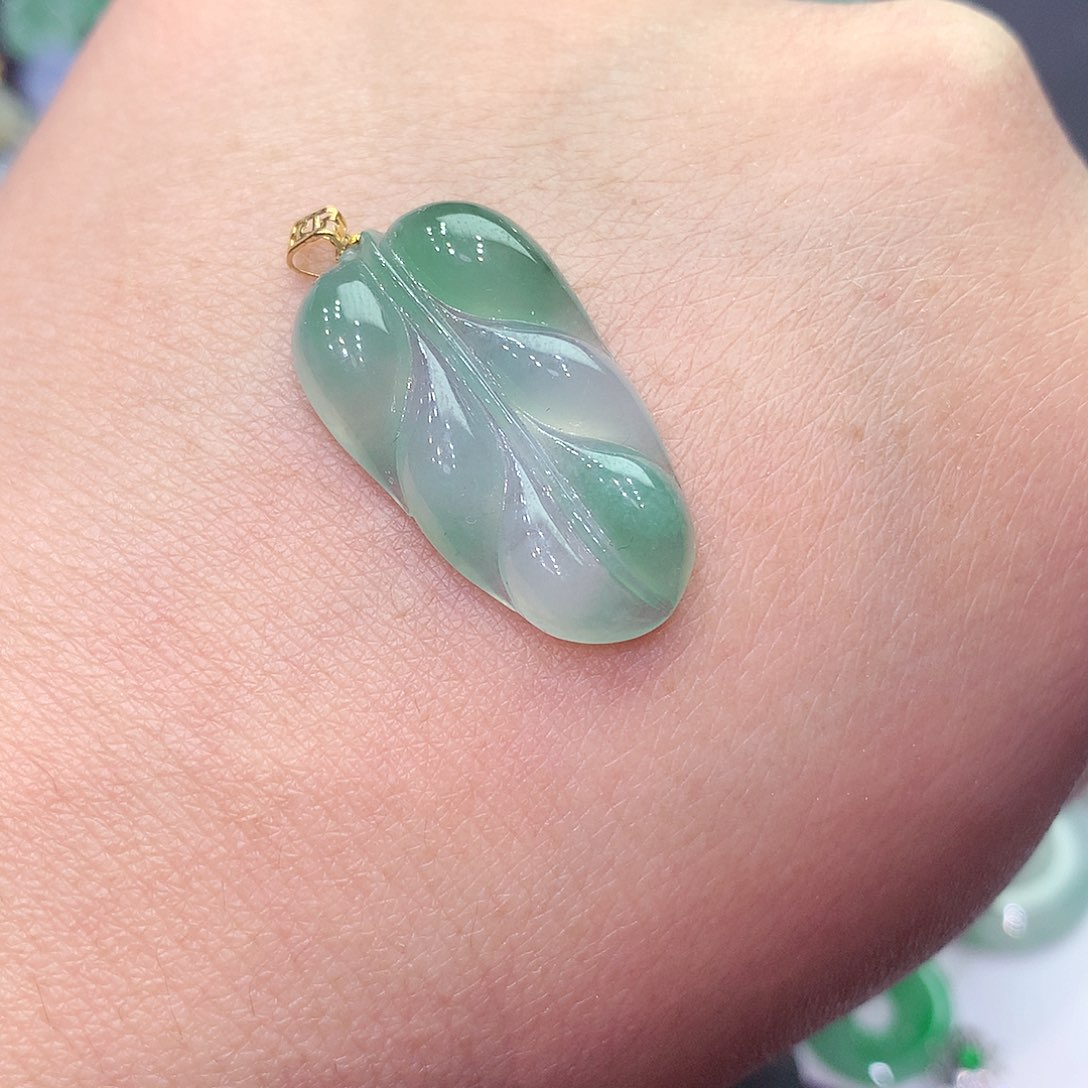 翡翠颈饰18K金镶嵌回*纯天然