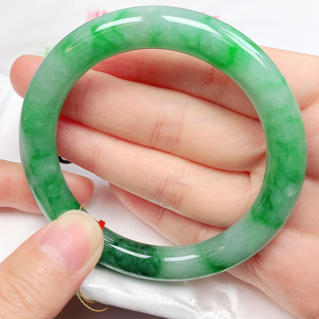 翡翠手镯未镶嵌抖音580